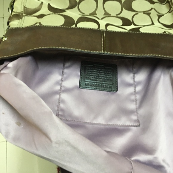 Authentic Coach Zoe Signature Hobo Bag - Picture 4 of 16